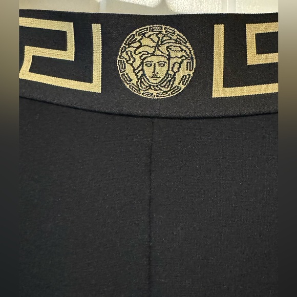 Versace - Picture 4 of 4